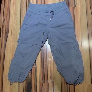 Lululemon grey studio crops